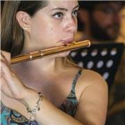 Laureata in flauto traverso e ottavino presso la Scuola di Musica di Fiesole offre lezioni di flauto, ottavino, flauto dolce, teoria, solfeggio, storia della musica. Disponibile anche per lezioni online
